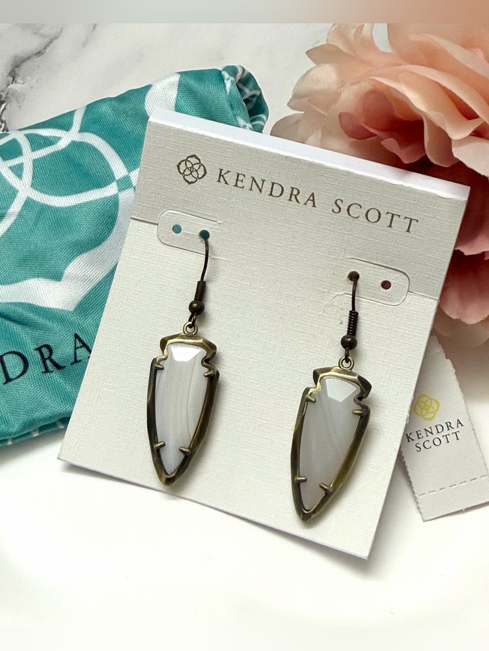 Kendra Scott Cream Arrowhead Drop Earrings